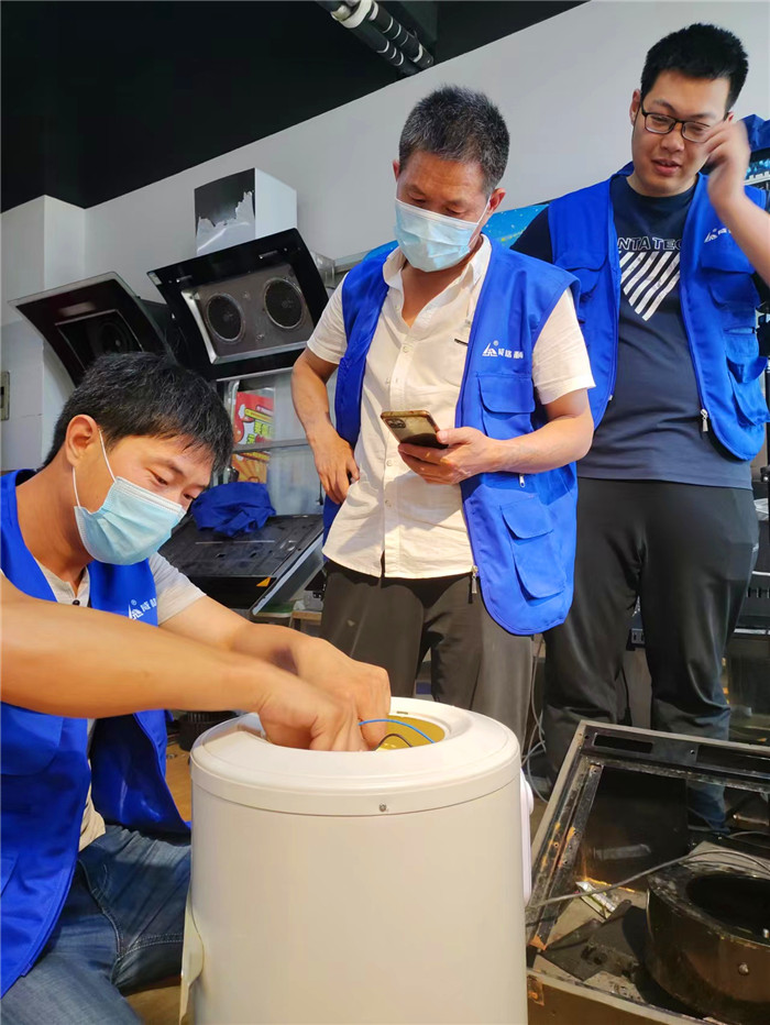 鞍山家電清洗行情好，9800元做洗多多家電清洗加盟商！